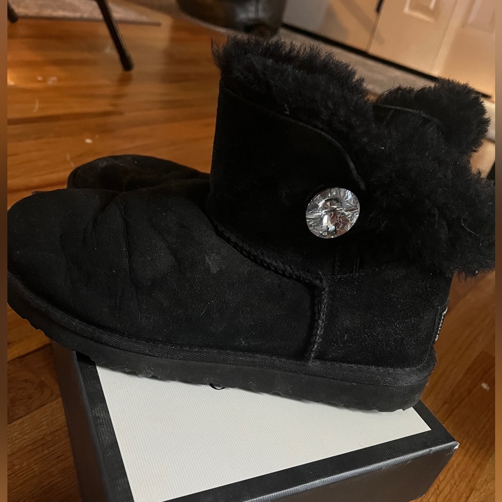 UGG ultra mini limited edition